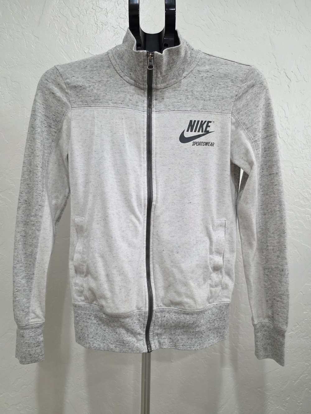 Nike Men's Light Gray Full-Zip Sportswear Jacket